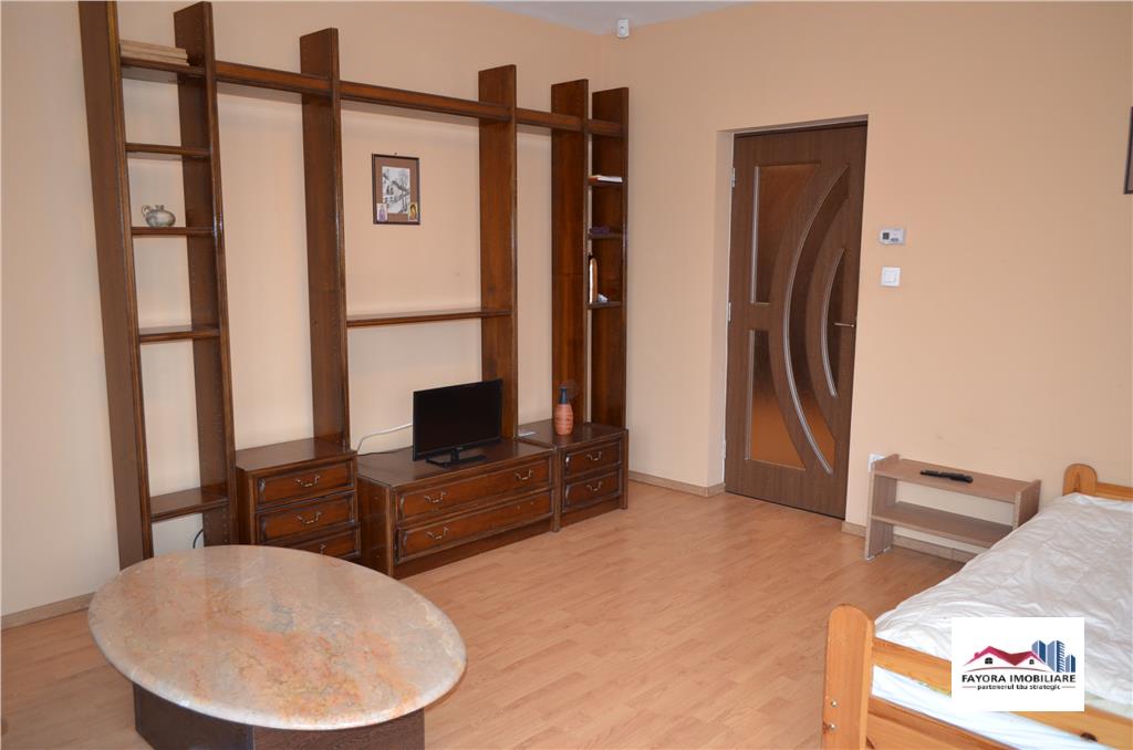 2 Room SemiCentral Apartment For Rent In a House.