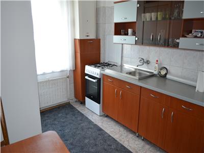 Apartament cu 3 Camere de Inchiriat in Zona Pandurilor