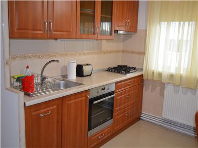 Apartament cu 3 Camere si Garaj de Inchiriat in Zona Aleea Carpati