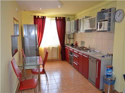 Apartament cu 3 Camere de Inchiriat in Zona 7 Noiembrie