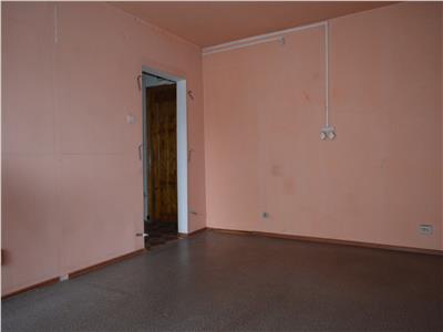 Spatiu Comercial de Vanzare la parter in Zona Corina, Tudor
